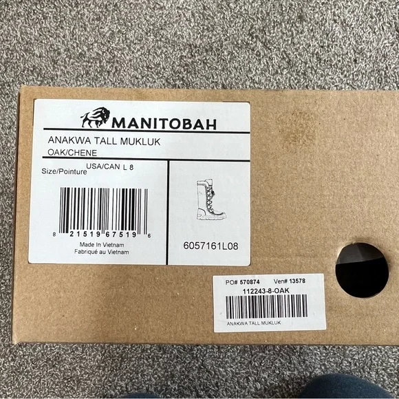 Manitobah Anakwa Tall Mukluk in Oak / Chene | Size 8 - Picture 2 of 8